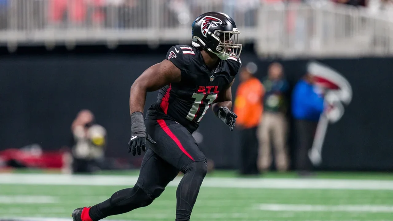 Jalon Walker, dos Falcons, perderá a temporada de 2026 devido a uma ruptura do ligamento cruzado anterior.
