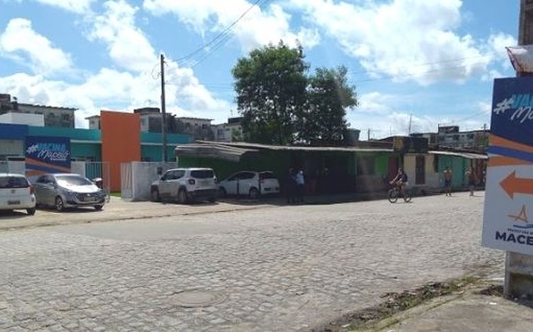 Agendamento para vacinação contra covid-19 em UBS será ao público convocado por idade