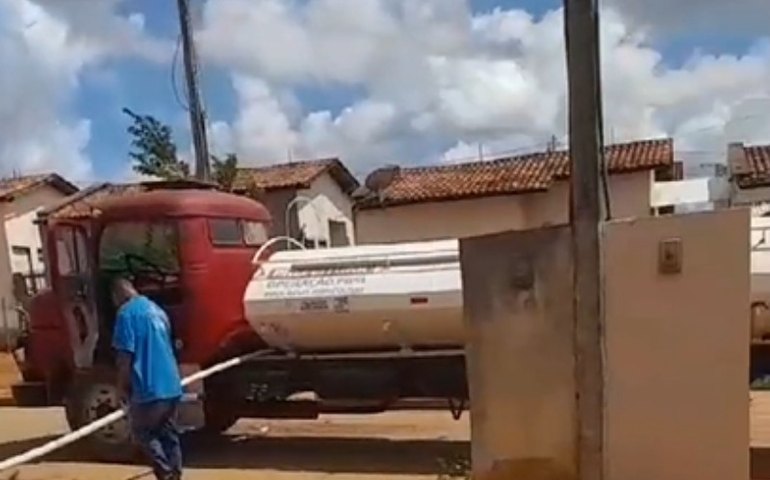 Moradores do Conjunto Brivaldo Medeiros em Palmeira estão há 8 dias sem água; vídeo