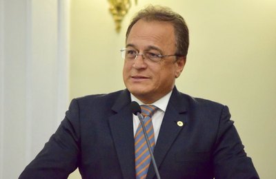 Deputados aprovam Moção de Apoio ao dr. José Wanderley e lamentam fechamento do IDC da Santa Casa    
