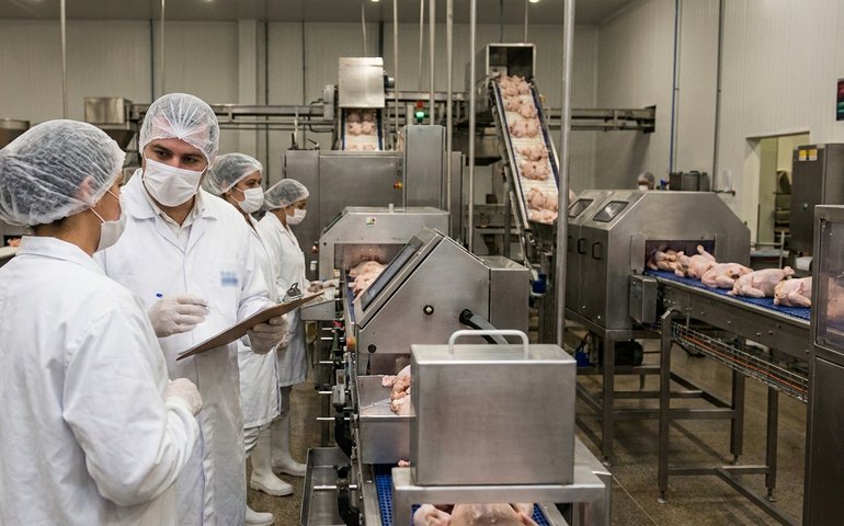 Veto da UE se dá por mecanismos de controle, não por status sanitário do Brasil, diz ABPA