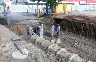 Mutirão de limpeza urbana da Braskem e Prefeitura segue nos bairros do Pinheiro e Mutange