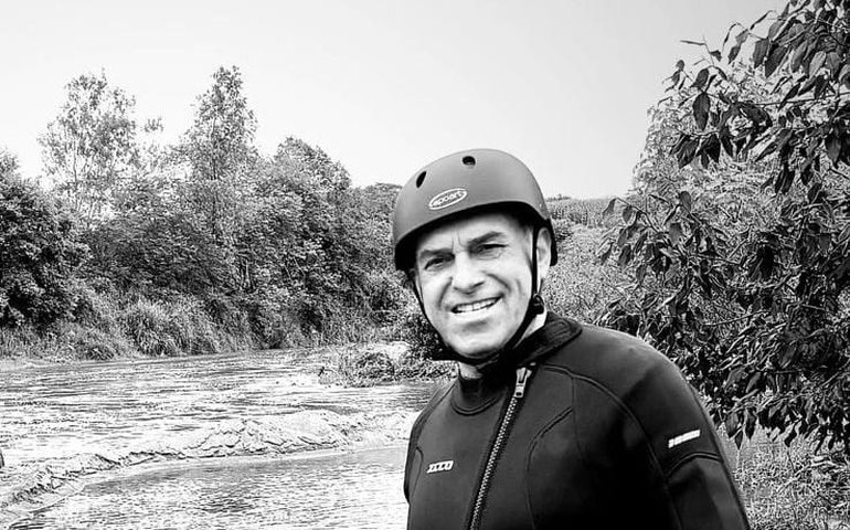 Quebrangulo se despede de Marcelo Lima, ex-prefeito vítima de afogamento no Rio Paraíba