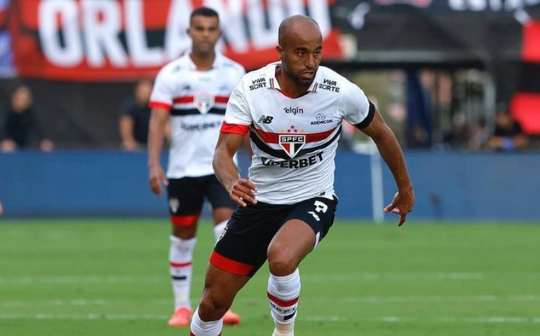 Lucas Moura permanece fazendo atividades separadas e escalação contra o Sport fica distante
