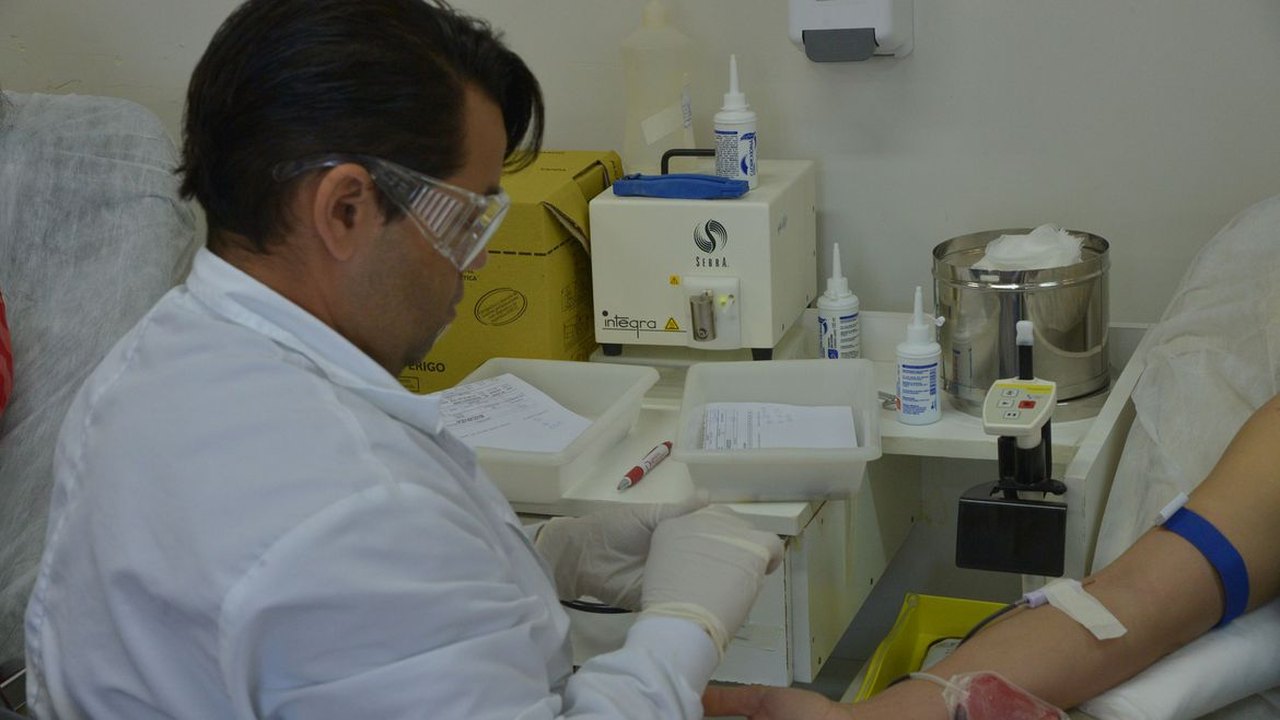 Pesquisa que usa plasma sanguíneo contra covid-19 é testada no Brasil