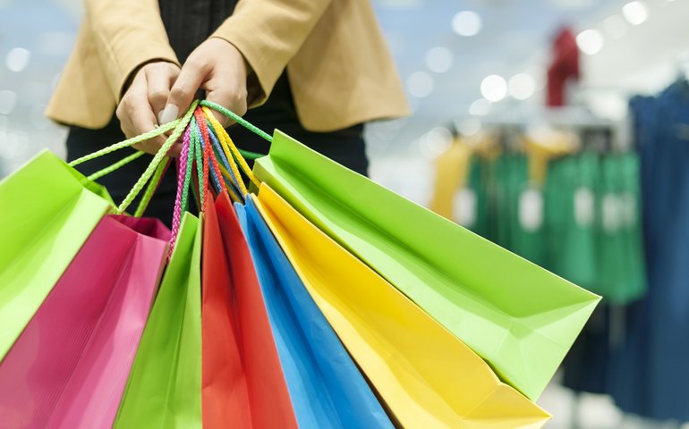 Vendas no varejo no Reino Unido caem 1,4% em março ante fevereiro