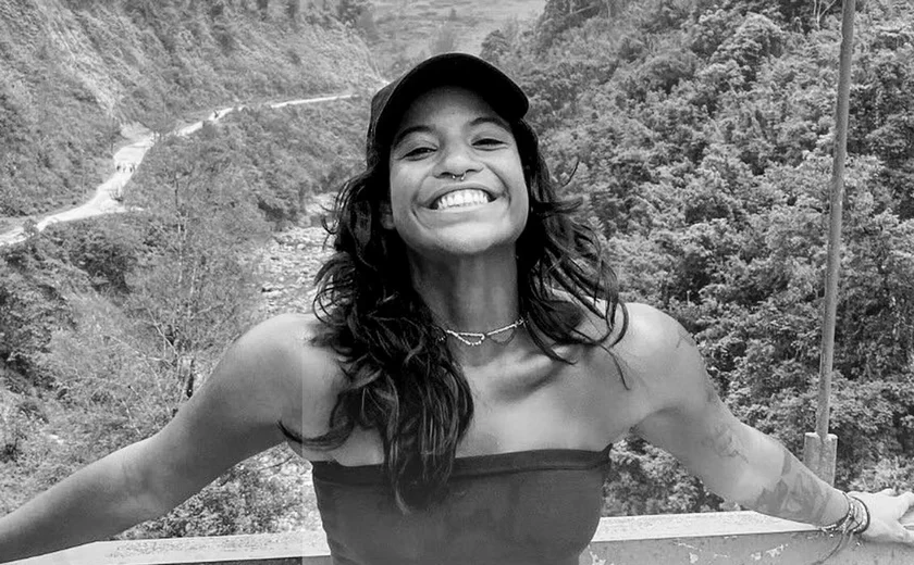 'Esses caras mataram minha filha', diz mãe de brasileira morta em vulcão na Indonésia