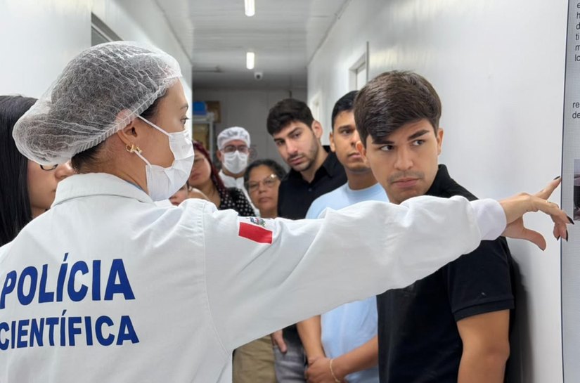 Estudantes de Direito conhecem setores da perícia criminal em visita ao Instituto de Criminalística
