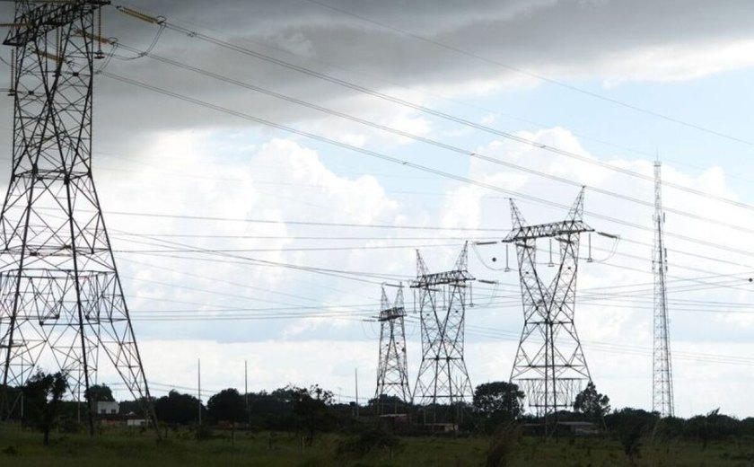 Consumo de eletricidade sobe 8% em fevereiro, quarta maior alta desde 2004, afirma EPE
