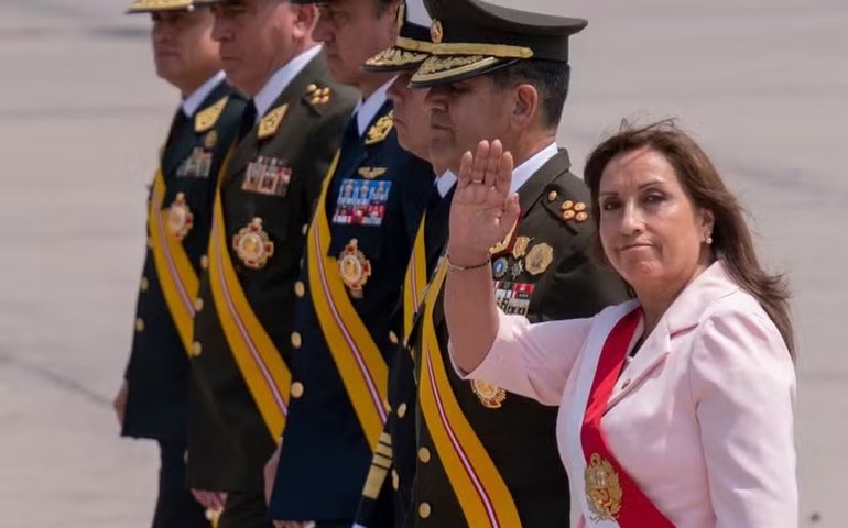 'Ultraje intolerável': Governo critica buscas na casa da presidente do Peru em investigação sobre relógios Rolex