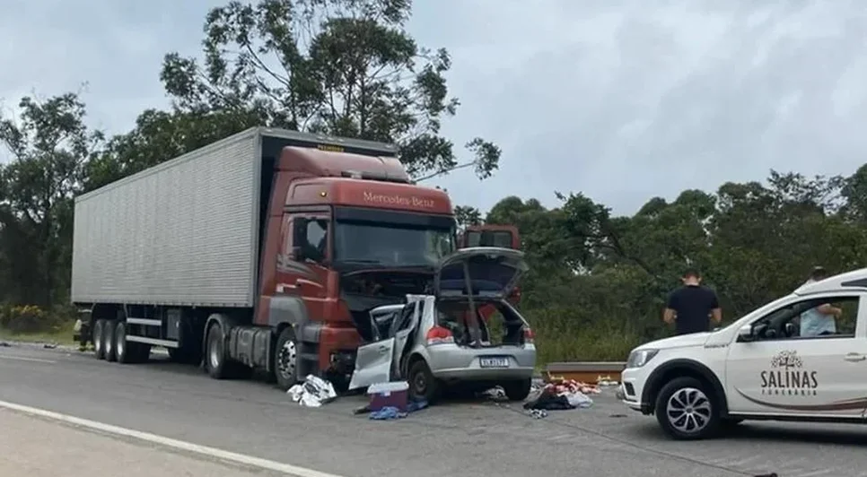 Acidente foi registrado na BR-251, em Salinas, Minas Gerais. - Foto: Reprodução
