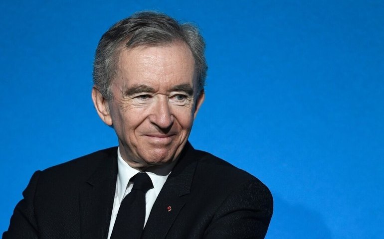 Ex-chefe de espionagem da França vai a julgamento por beneficiar grupo do trilionário Bernard Arnault