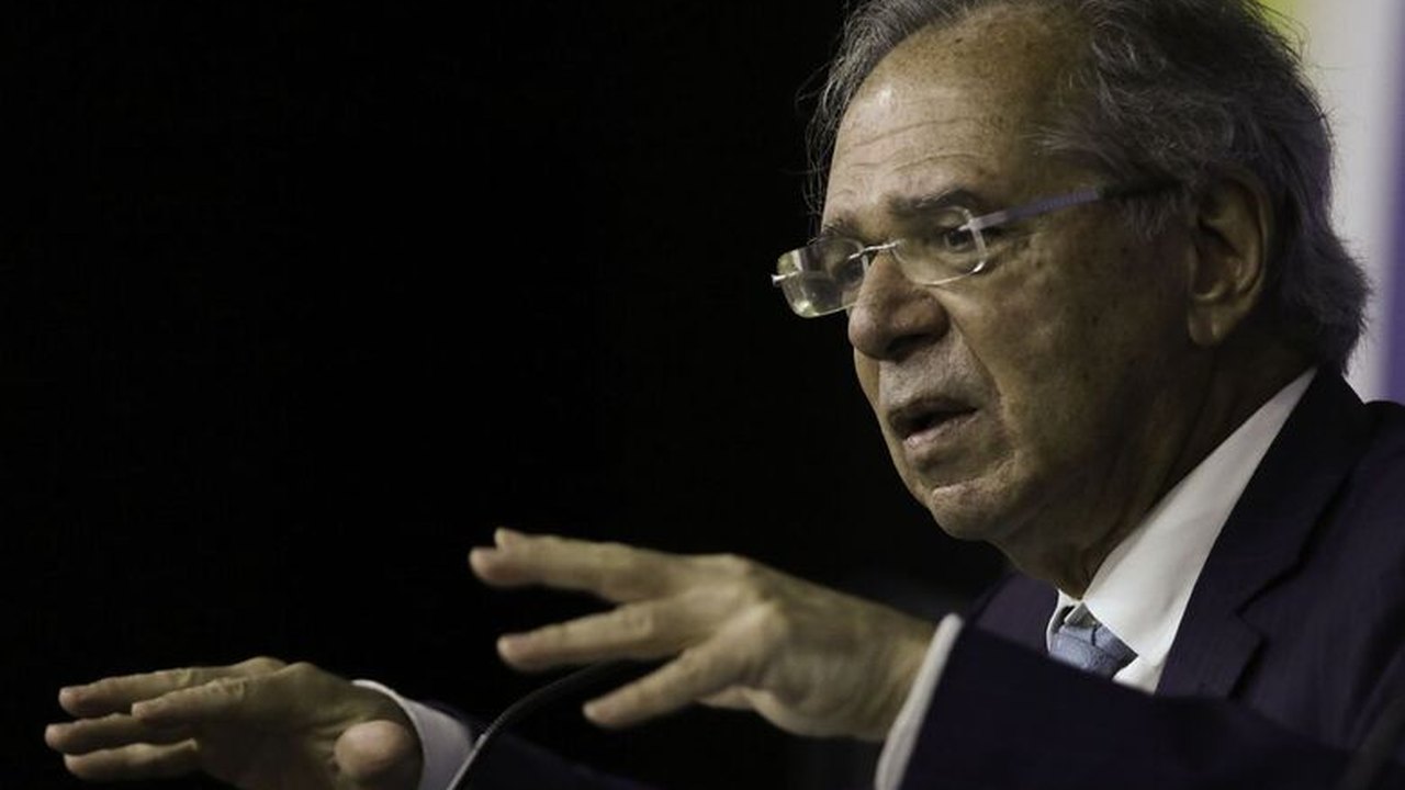 Guedes: tem ministro do Judiciário que comete excessos, o que descredencia o STF