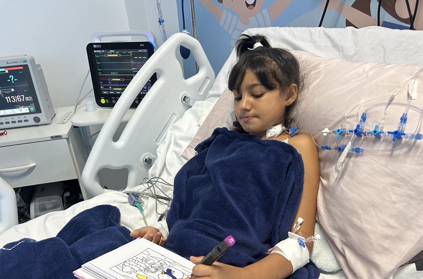 Criança supera doença cardíaca congênita após cirurgia no Hospital do Coração Alagoano