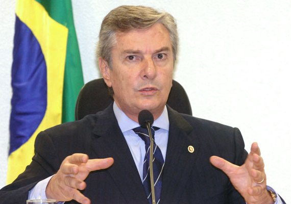 Collor questiona ministro sobre obra do canal do sertão