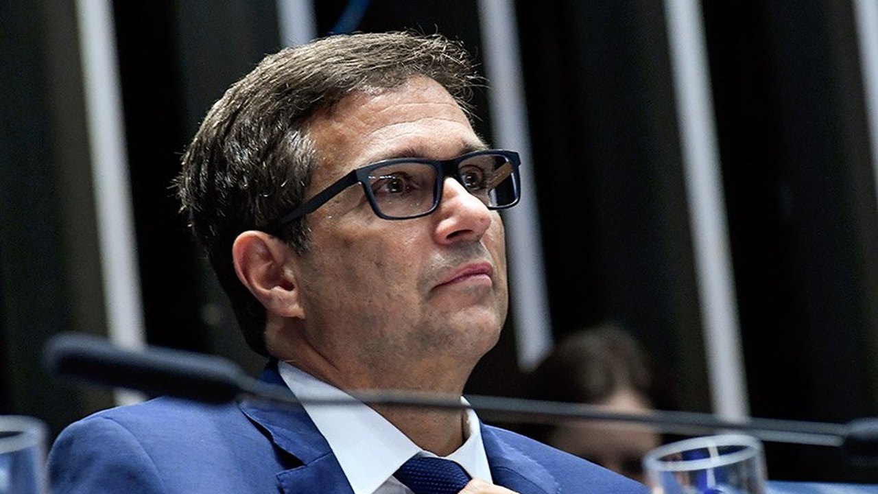Dinheiro digital deve acelerar redução do uso de papel-moeda, afirma presidente do BC