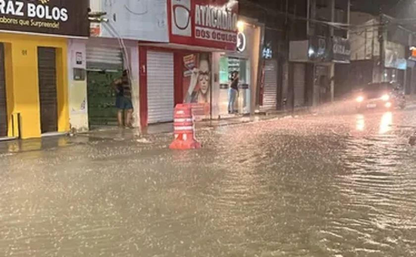 Defesa Civil mantém alerta de chuvas em Alagoas até esta quarta-feira (15)