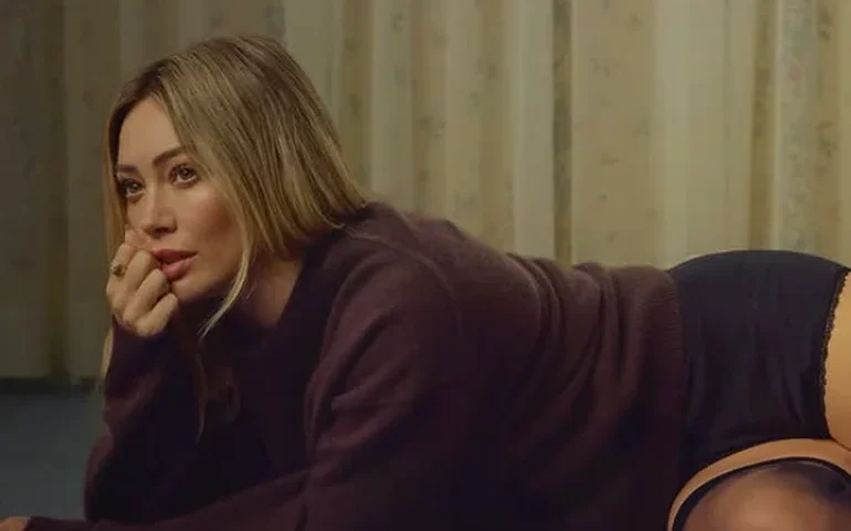 Hilary Duff prepara retorno aos palcos internacionais após duas décadas