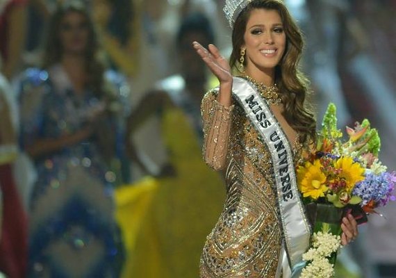 Francesa vence o concurso Miss Universo
