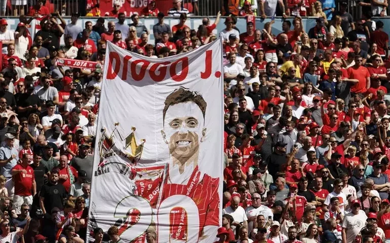 Motorista que atropelou torcedores do Liverpool se declara inocente