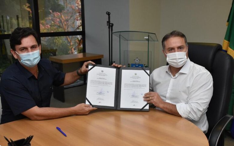 Governador assina ordem de serviço para construção de creche e CISP em em Coruripe