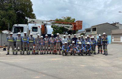 Equatorial realiza manutenção especial para reforçar rede elétrica dos municípios de Messias e Jequiá da Praia