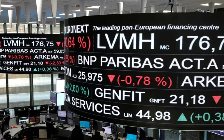 Bolsas da Europa operam mistas, após notícias corporativas e de olho em tarifas e inflação