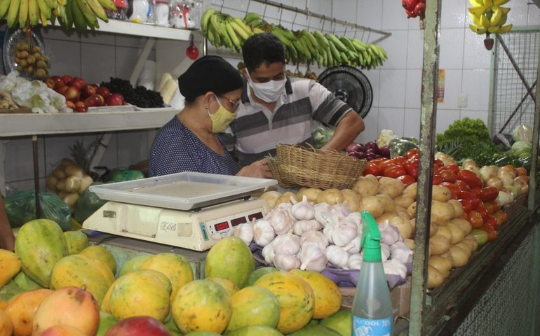Confira o horário de funcionamento dos Mercados neste feriado (15)