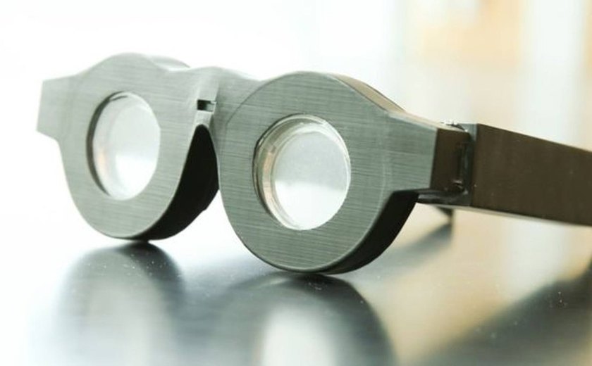 Os óculos de lentes líquidas que se adaptam a quase qualquer problema de visão
