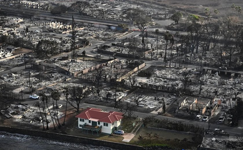 Autoridades do Havaí estimam que há pelo menos 1.100 desaparecidos após incêndios