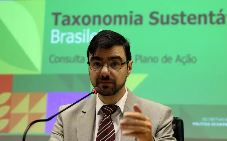 Secretário da Fazenda diz que crescimento do PIB é mais disseminado e equilibrado em 2024