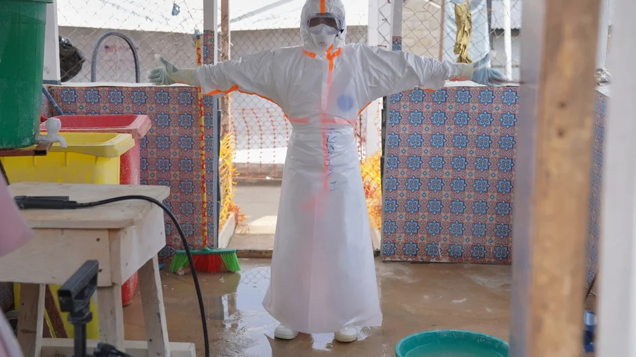 Congo afirma que 2.000 pessoas morreram em seu surto de Ebola, o de crescimento mais rápido já registrado.