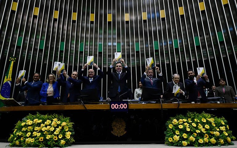Congresso Nacional celebra 35 anos da Constituição como marco da democracia