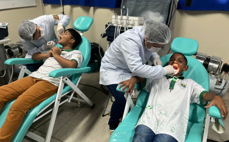 Com consultório móvel nas escolas, Saúde de Branquinha tem realizado diversas ações de prevenção