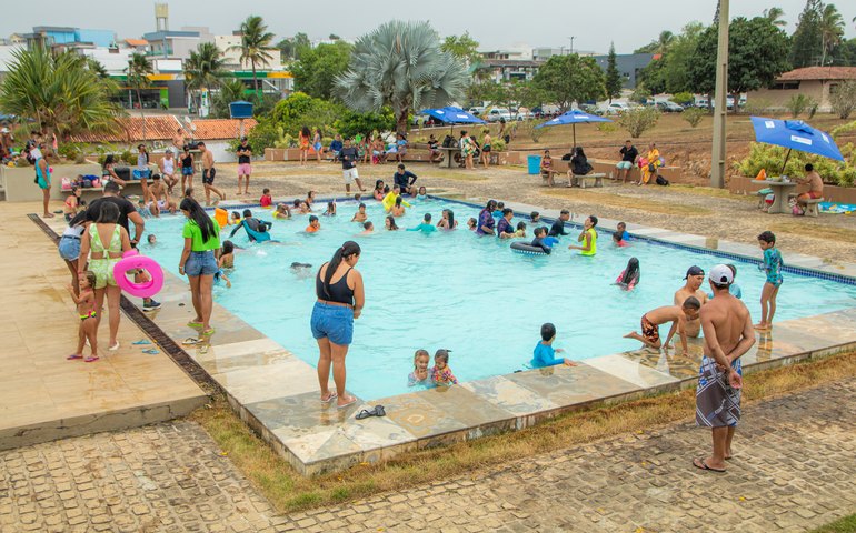 Arapiraca celebra o carnaval com alegria e descontração no Clube do Servidor