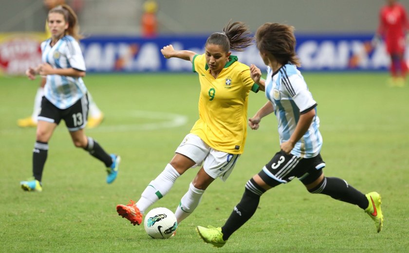 Brasil goleia Argentina por 4 a 0 na estreia do Torneio Internacional