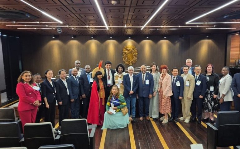 Parlamentares aprovam diretrizes globais para enfrentar crise climática durante a COP30