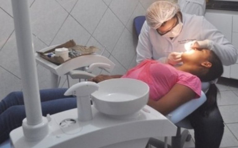 Bloco Vulcão arrasta milhares de foliões na orla de Maceió