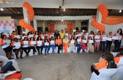 Profissionais e usuários do SUAS em Lagoa da Canoa concluem cursos de qualificação profissional