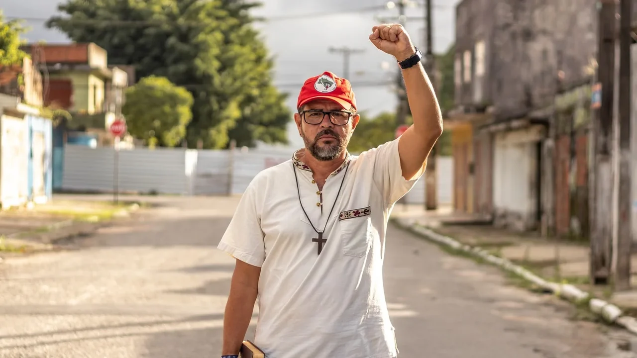 “JHC prometeu ser pedra no sapato da Braskem, mas virou pedra no sapato das vítimas”, diz Pastor Wellington