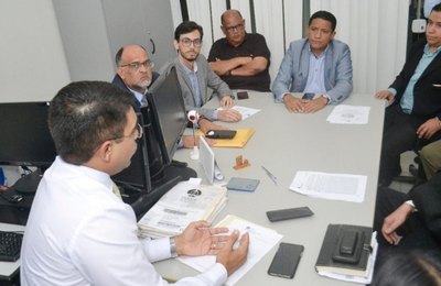 Comissão se reúne com juiz corregedor para acompanhar etapas do processo de demarcação de terras, em Palmeira 