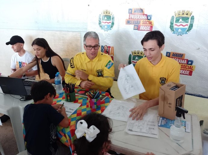 DMTT leva ação de trânsito ao Conjunto Jardim Royal pelo programa Brota na Grota