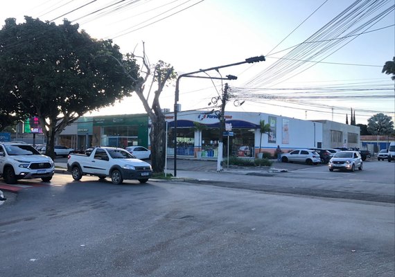 Novo semáforo na Avenida Ceci Cunha dará mais fluidez ao trânsito na região