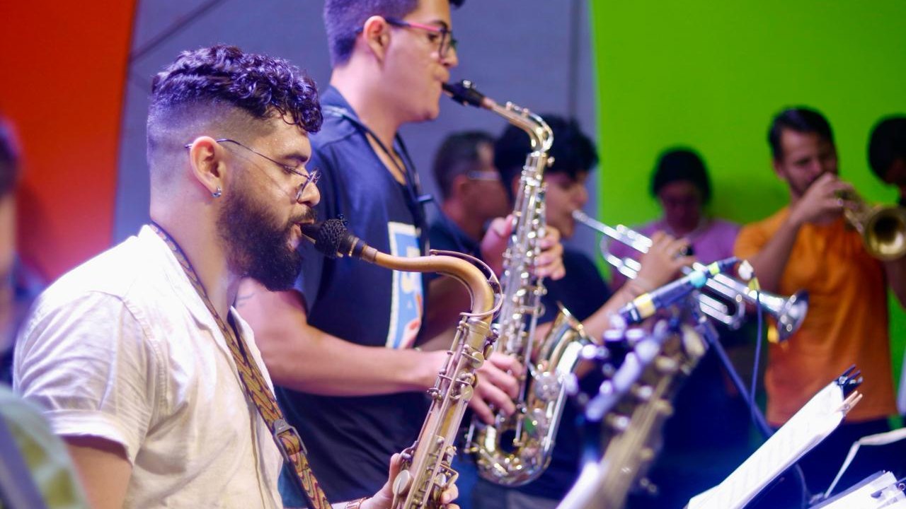Wesley Lima, DJ Rodolfo e Jéssyka e Banda animam o Carnaval de Palmeira neste domingo