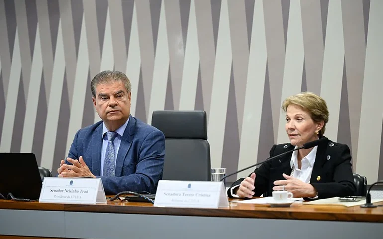 Comissão aprova plano permanente para reforçar relação Brasil–EUA