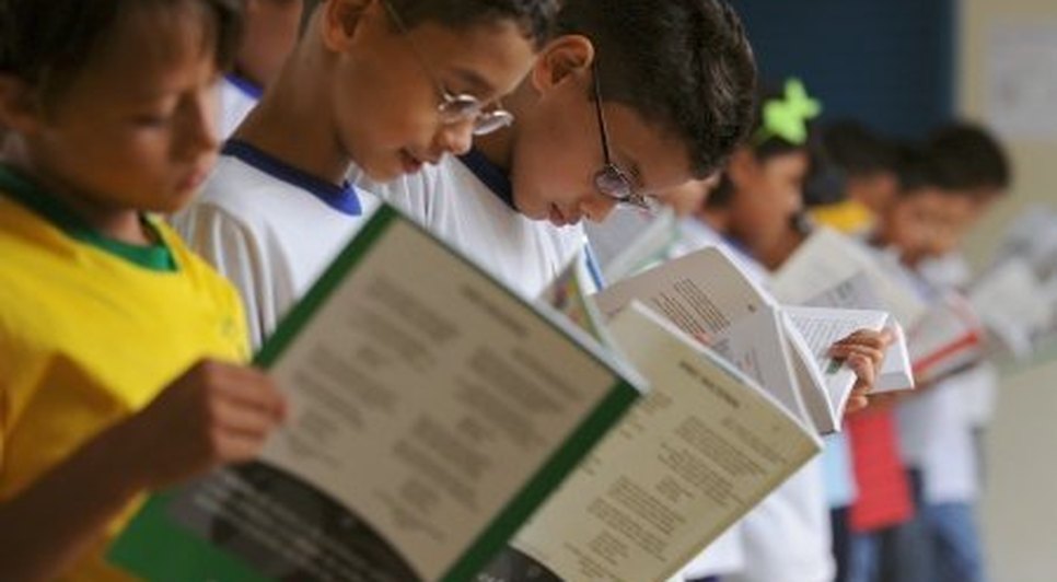 escola brasilia 450x338.jpg