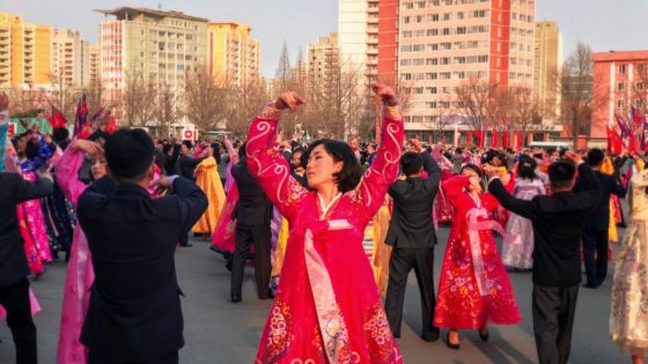 Coreia do Norte reabrirá fronteira em dezembro para turismo estrangeiro