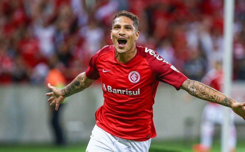 Direção do Internacional anuncia permanência de Paolo Guerrero após reunião