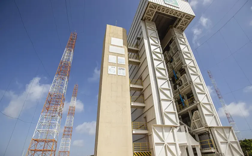 Brasil propõe que China lance satélites de Alcântara