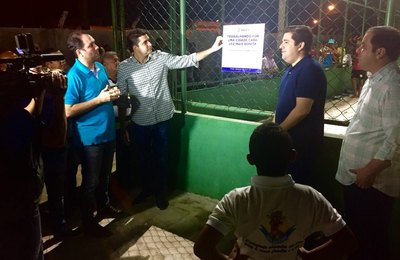 Prefeito Rui Palmeira reinaugura Centro Esportivo em Fernão Velho